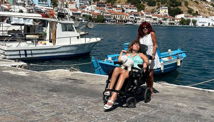 Ραγίζει-καρδιές-η-μητέρα-της-Μυρτώς-από-την-Πάρο-με-αφορμή-τη-γιορτή-της-–-«Η-ψυχή-σου-είναι-αγγελική-και-ξέρει-να-δίνει-μόνο-αγάπη»