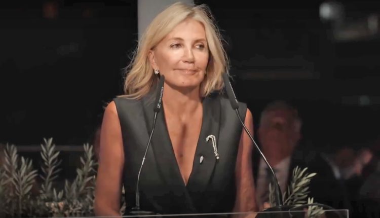 «Είναι-ένα-κενό-που-πληγώνει-την-καρδιά-κάθε-Έλληνα»:-Νέα-παρέμβαση-της-Μαρέβας-Γκραμπόφσκι-Μητσοτάκη-για-την-επανένωση-των-Γλυπτών-του-Παρθενώνα