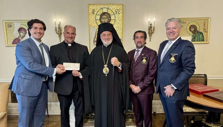 Ο-Αρχιεπίσκοπος-Αμερικής-υποδέχτηκε-τους-διοργανωτές-της-ελληνικής-βραδιάς-των-new-york-yankees