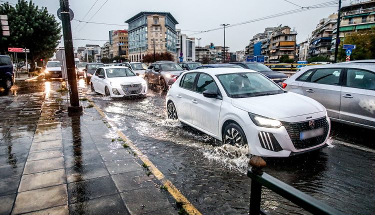 Νέο-έκτακτο-δελτίο-ΕΜΥ:-Πού-θα-χτυπήσουν-καταιγίδες-και-χαλάζι-τις-επόμενες-ώρες-–-Οδηγίες-της-Πολιτικής-Προστασίας