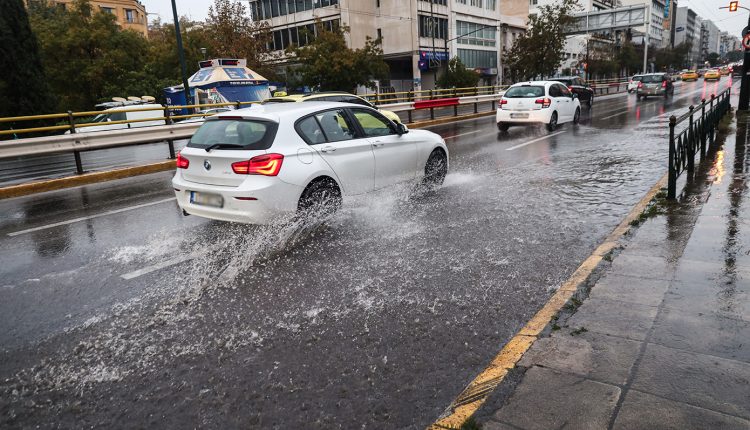 Έκτακτο-δελτίο-της-ΕΜΥ-με-πορτοκαλί-προειδοποίηση-για-την-κακοκαιρία-–-Πού-αναμένονται-ισχυρές-βροχές-και-καταιγίδες