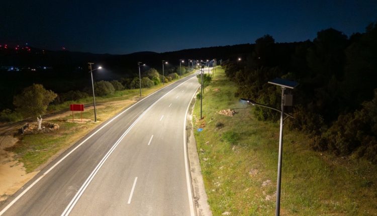 Φως-σε-958-χιλιόμετρα-δρόμων-–-31.938-αυτόνομοι-έξυπνοι-ιστοί-φωτισμού-τοποθετήθηκαν-στις-13-Περιφέρειες