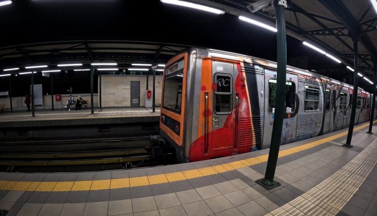 ΣΤΑΣΥ:-35.000-θεατές-μετακινήθηκαν-με-τον-ΗΣΑΠ-μετά-τη-συναυλία-της-Άννας-Βίσση-στο-ΟΑΚΑ