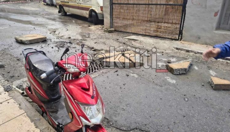 Ηράκλειο:-Τμήμα-μπαλκονιού-4ου-ορόφου-κατέρρευσε-στο-Ηράκλειο-και-έπεσε-πάνω-σε-μηχανάκι-–-Δείτε-βίντεο