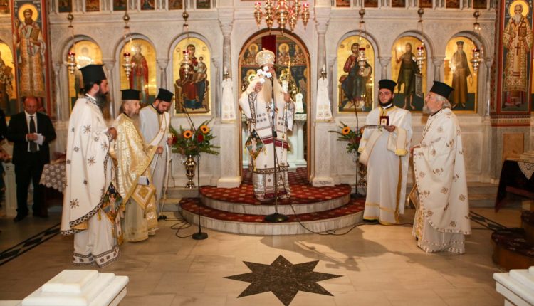 Αλλαγή-σκυτάλης-στον-Ιερό-Ναό-Αγίας-Βαρβάρας-Λαμίας-με-συγκίνηση-και-αισιοδοξία