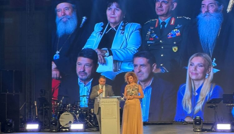 Ο-Ύδρας-Εφραίμ-στη-Φιλανθρωπική-Συναυλία-της-Μητρόπολης-Πειραιώς