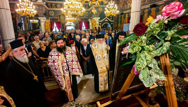 Από-τα-Ιεροσόλυμα-στο-Ναύπλιο:-Ουρές-για-την-εικόνα-της-Παναγίας-του-Όρους-των-Ελαιών-–-Με-λαμπρότητα-η-υποδοχή-στον-ναό-Ευαγγελιστρίας