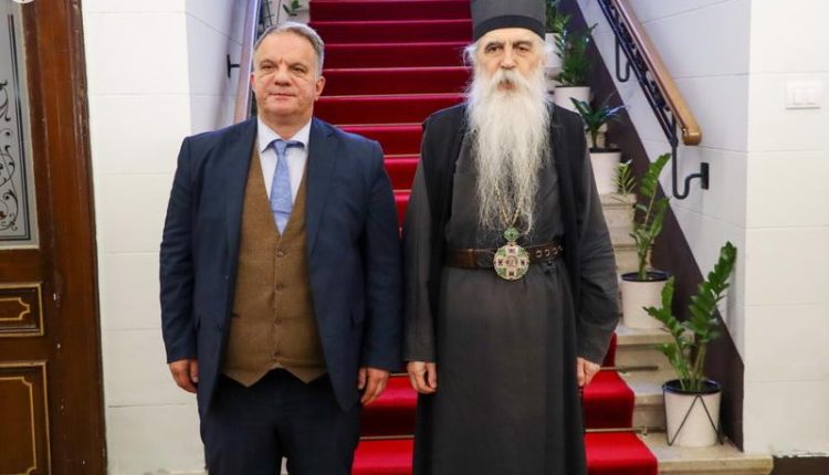 Ο-Υπουργός-Παιδείας-της-Σερβίας-στον-Μητροπολίτη-Μπάτσκας-Ειρηναίο
