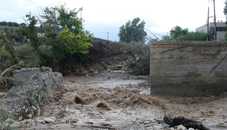 «Στο-κόκκινο»-η-χώρα-από-την-κακοκαιρία:-Καταιγίδες,-πλημμύρες-και-θυελλώδεις-άνεμοι-–-Πότε-θα-κορυφωθούν-τα-φαινόμενα
