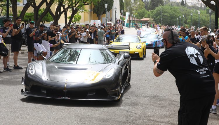 Έρχεται-ηλικιακός-«κόφτης»-για-τα-supercars:-Θα-μπορούν-να-τα-οδηγούν-όσοι-είναι-άνω-των-22-ή-25-ετών