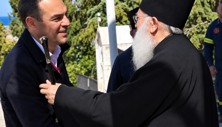Επίσκεψη-του-Αλέξη-Τσίπρα-στην-Ιερά-Μεγίστη-Μονή-Βατοπαιδίου-(ΒΙΝΤΕΟ)