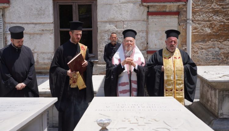 Ο-Οικουμενικός-Πατριάρχης-τίμησε-τη-μνήμη-του-προκατόχου-του,-Πατριάρχου-Δημητρίου