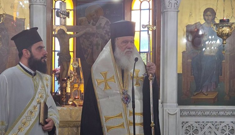 Ο-Αρχιεπίσκοπος-Ιερώνυμος-προέστη-του-Μνημοσύνου-του-Άρχοντος-Υμνωδού-Γεωργίου-Χατζηχρόνογλου