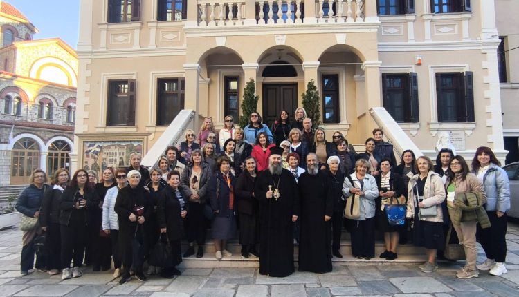 Επίσκεψη-προσκυνητών-από-τα-Πεύκα-Θεσσαλονίκης-στον-Μητροπολίτη-Φλωρίνης