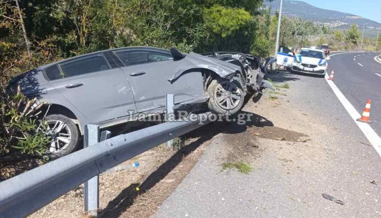 Τροχαίο-στη-Φθιώτιδα:-Αυτοκίνητο-«καρφώθηκε»-στις-μπάρες,-τραυματίστηκε-ελαφρά-ο-οδηγός