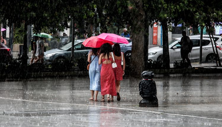 Αλλάζει-ο-καιρός-τις-επόμενες-μέρες:-Έρχεται-ζέστη-με-30-βαθμούς-και-βροχές