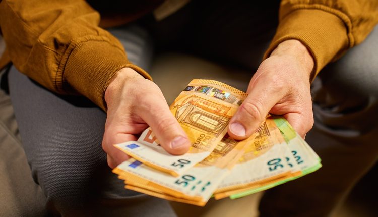 Έρχονται-πληρωμές-63,8-εκατ.-ευρώ-από-e-ΕΦΚΑ-και-ΔΥΠΑ-–-Ποιοι-θα-δουν-χρήματα-έως-τις-16-Οκτωβρίου