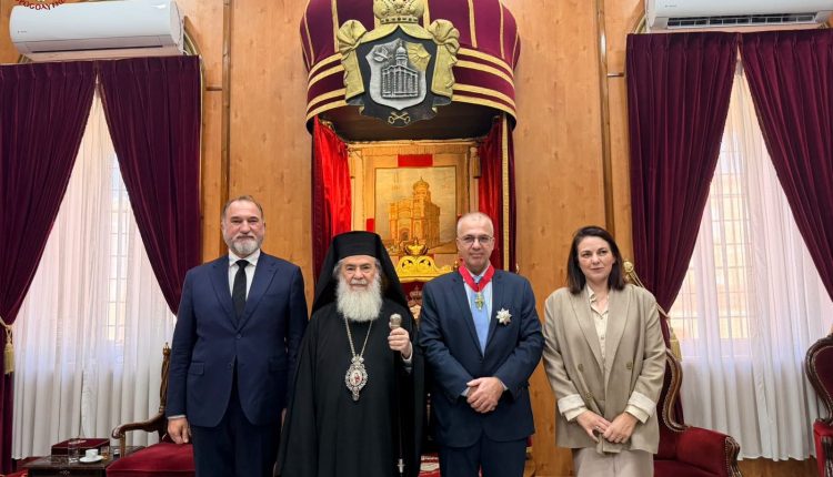 Συνάντηση-Πατριάρχη-Ιεροσολύμων-με-τον-Γενικό-Γραμματέα-Θρησκευμάτων-Γεώργιο-Καλαντζή