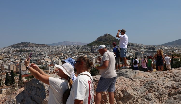 best-agers:-Η-νέα-τουριστική-αγορά-που-βάζει-την-Ελλάδα-πιο-δυνατά-στα-προγράμματα-των-tour-operators