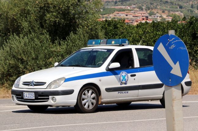 Καταδίωξη-στη-Νέα-Εθνική-Οδό-μετά-από-διάρρηξη-–-Τρεις-άνδρες-αφαίρεσαν-χρηματοκιβώτιο-από-σπίτι-στο-Ακταίο