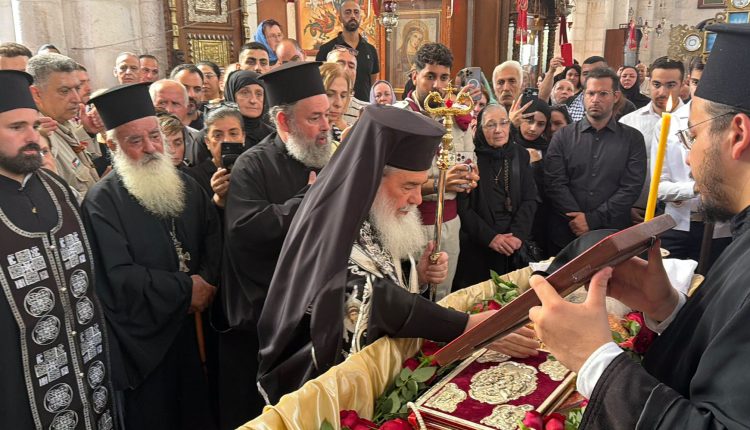 Επέστρεψε-στον-αγαπημένο-του-τόπο-το-σκήνωμα-του-Γέροντος-Ιουστίνου-–-Συγκίνηση-στην-Εξόδιο-Ακουθία-στο-Φρέαρ-του-Ιακώβ