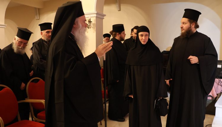 Μεγάλη-συμμετοχή-στην-έναρξη-της-Σχολής-Γονέων-της-Μητροπόλεως-Κορίνθου