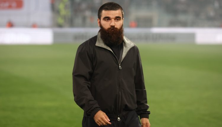 ΠΑΟΚ:-Ο-Γιώργος-Σαββίδης-στην-τελευταία-προπόνηση-πριν-το-ματς-με-την-Καλαμάτα