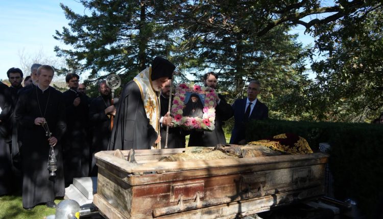 Άφθαρτο-το-λείψανο-του-Επισκόπου-Αβύδου-Γερασίμου-–-Ιστορική-ανακομιδή-στη-Θεολογική-Σχολή-Βοστώνης-(ΦΩΤΟ)