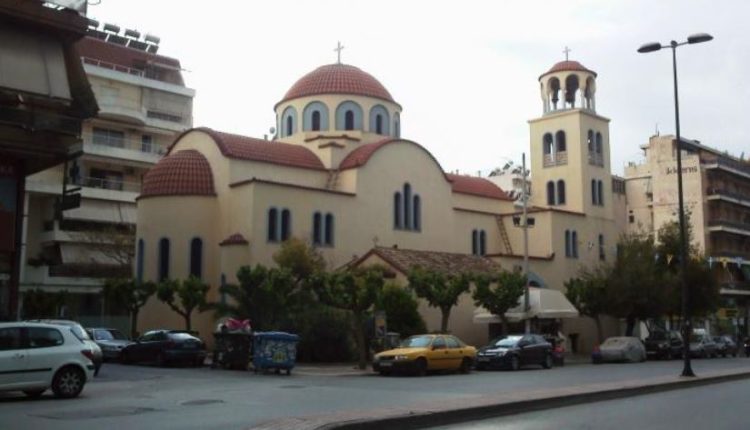 Ο-Άγιος-Δημήτριος-Όπλων-υποδέχεται-την-Τιμία-Κάρα-του-Αγίου-Θεοδώρου-του-Στρατηλάτη