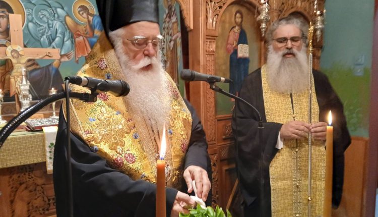 Ο-Δημητριάδος-Ιγνάτιος-στις-πνευματικές-Συνάξεις-του-Αγίου-Νικολάου-και-της-Παναγίας-Γλυκοφιλούσης