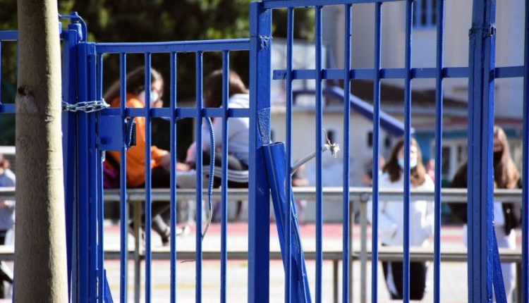 Ομάδα-περίπου-15-ατόμων-επιτέθηκε-σε-δύο-Αιγύπτιους-μαθητές-σε-λύκειο-στην-Κυψέλη-–-Μαχαίρωσαν-τον-έναν