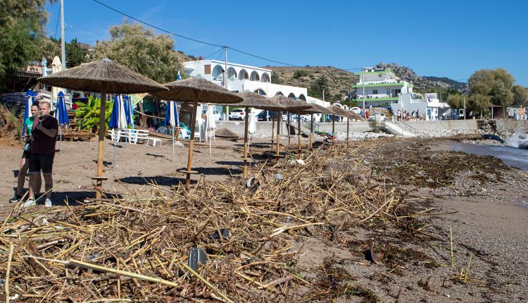 Η-επόμενη-μέρα-της-κακοκαιρίας-στη-Ρόδο:-Καταστροφές-σε-σπίτια,-ξενοδοχεία-και-οδικό-δίκτυο-–-Στους-δρόμους-τα-συνεργεία-του-δήμου