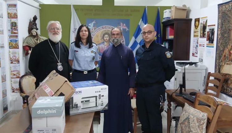 Δωρεά-ηλεκτρονικού-εξοπλισμού-στο-Αστυνομικό-Τμήμα-Μινώα-Πεδιάδας