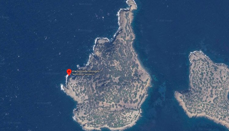 Πωλείται-ελληνικό-νησί-για-4,5-εκατ.-ευρώ-–-Οι-τρεις-παραλίες-και-τα-κρυστάλλινα-νερά
