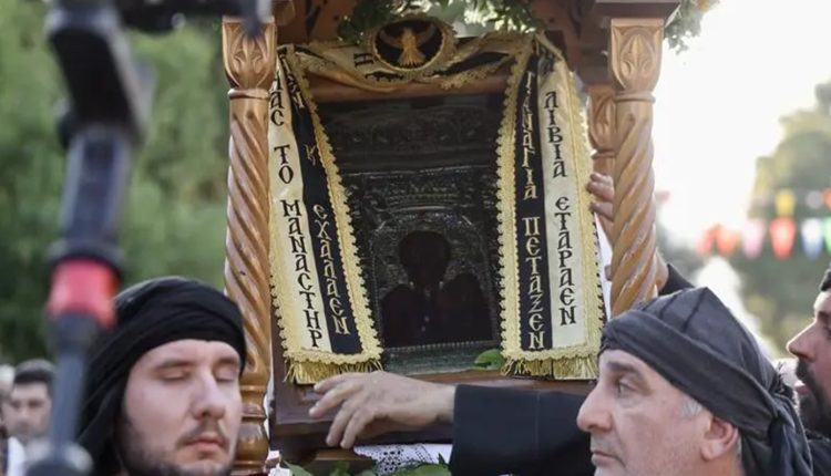 Η-εικόνα-της-Παναγίας-Σουμελά-για-πρώτη-φορά-στο-Ρέθυμνο-–-Προσκύνημα-και-σε-Πέραμα-και-Ανώγεια