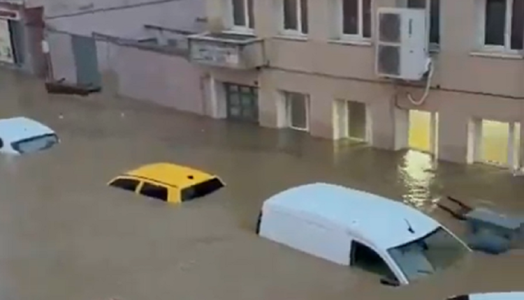 Τουρκία:-Δύο-νεκροί-και-τεράστιες-καταστροφές-από-τη-κακοκαιρία-στην-Κωνσταντινούπολη