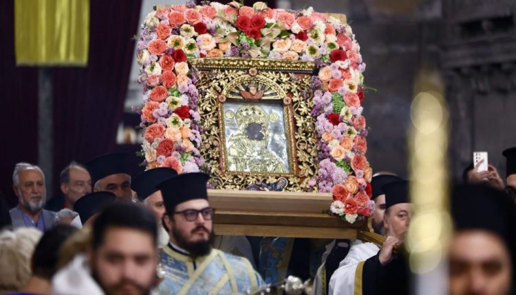 Η-Θεσσαλονίκη-συνεορτάζει-με-την-Παναγία-Χοζοβιώτισσα-τον-Πολιούχο-της-και-καθίσταται-πνευματικό-κέντρο-για-τα-Βαλκάνια
