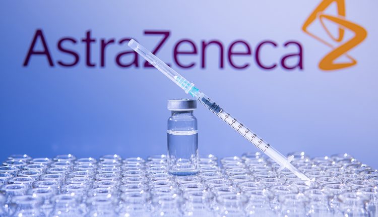 Έχασε-τη-χρήση-των-χεριών-της-μετά-το-εμβόλιο-της-astrazeneca,-αλλά-το-κράτος-τής-αρνήθηκε-την-αποζημίωση