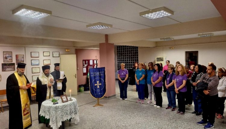 Αγιασμός-στο-Εργαστήρι-παραδοσιακών-χορών-της-ΙΜ.-Μαρωνείας