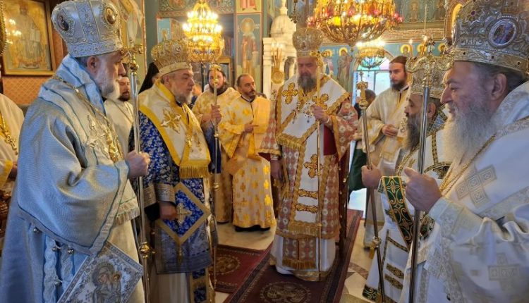 Αρχιερατικό-συλλείτουργο-στον-Ιερό-Ναό-Κοιμήσεως-της-Θεοτόκου-Βασιλικού-Χαλκίδος