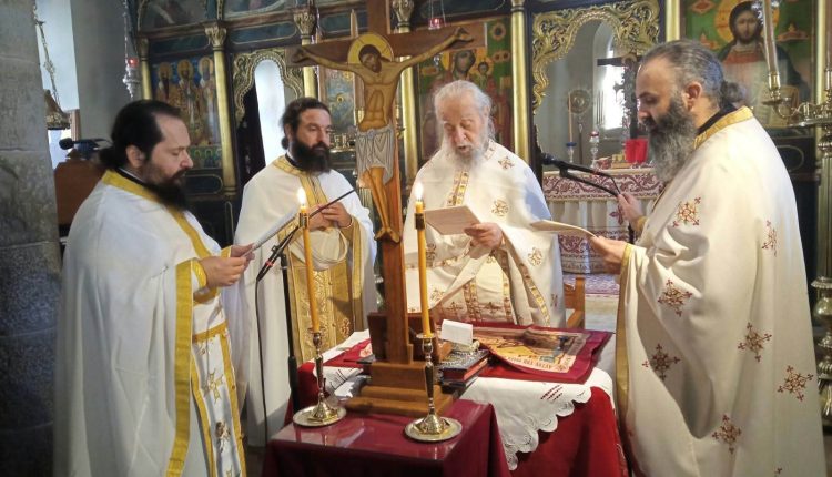 Αρχαιοπρεπής-Θεία-Λειτουργία-του-Αγίου-Ιακώβου-του-Αδελφόθεου-στην-Ιερά-Μονή-Μεταμορφώσεως-του-Σωτήρος-Κύμης