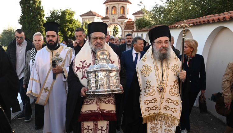 Πανδήμως-η-Καλαμάτα-υποδέχθηκε-την-Τιμία-Κάρα-της-Αγίας-Ειρήνης