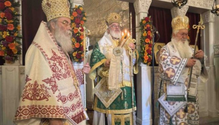 Συλλείτουργο-στη-Θήβα,-όπου-ο-τάφος-του-αποστόλου-Λουκά