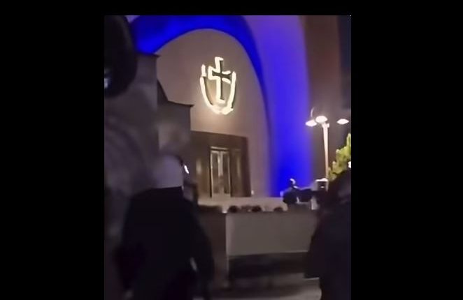 Συγκρούσεις-στην-Αλβανία:-Βία-στον-προαύλιο-χώρο-του-Καθεδρικού-Ναού-στα-Τίρανα-–-Σεβασμό-των-ιερών-χώρων-απαιτεί-η-Εκκλησία