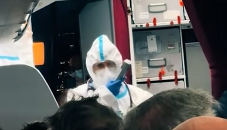 Αναστάτωση-σε-πτήση-από-Ρόδο:-Επιβάτες-έκαναν-εμετό-μέσα-στο-αεροπλάνο-–-Τους-«υποδέχθηκαν»-στο-Ντίσελντορφ-γιατροί-με-ειδικές-στολές