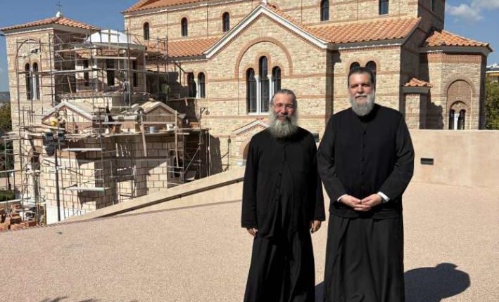 Ο-Μητροπολίτης-Ρεθύμνης-Πρόδρομος-στο-«Ιωνικό-Κέντρο»