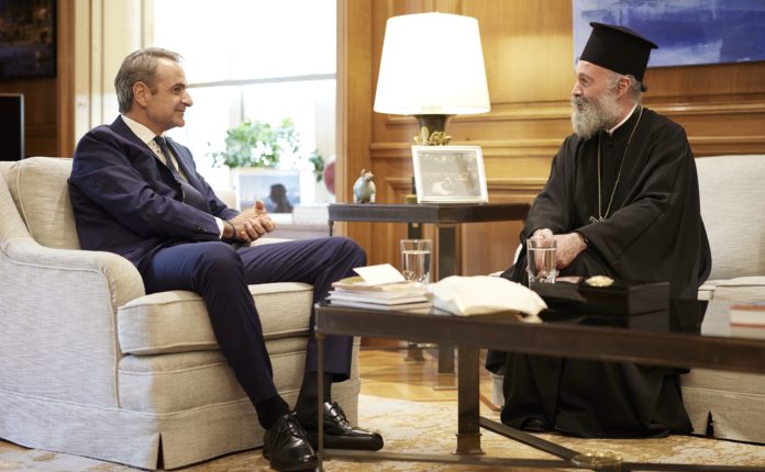 Συνάντηση-του-Πρωθυπουργού-Κυριάκου-Μητσοτάκη-με-τον-Αρχιεπίσκοπο-Αυστραλίας-Μακάριο