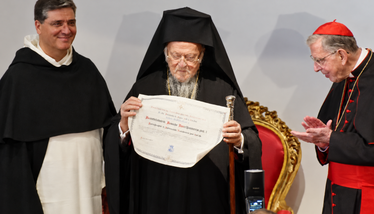 Αναγόρευση-Οικουμενικού-Πατριάρχη-σε-επίτιμο-διδάκτορα-από-το-Πανεπιστήμιο-του-Βατικανού