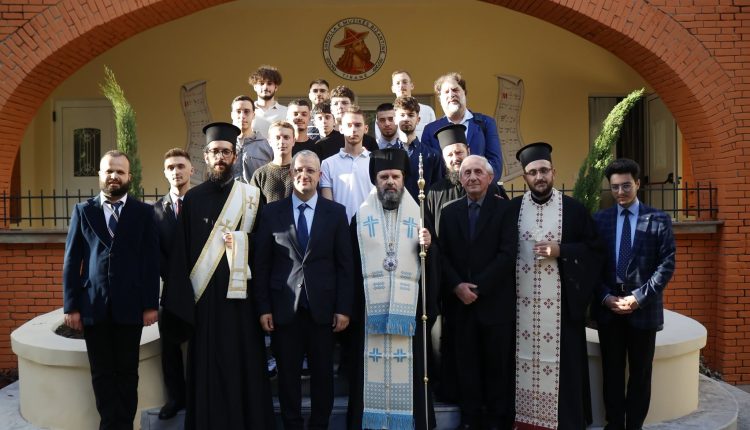 Ο-Αρχιεπίσκοπος-Αλβανίας-στο-νέο-κτίριο-της-Σχολής-Βυζαντινής-Μουσικής-στα-Τίρανα