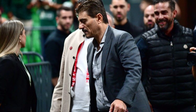 Γιαννακόπουλος:-«Τα-χρήματα-που-βρέθηκαν-στην-ντουλάπα-ποιανού-είναι;»